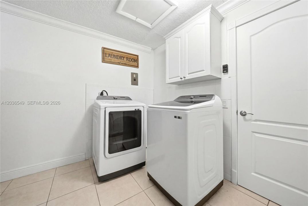 For Rent: $4,600 (4 beds, 2 baths, 1930 Square Feet)