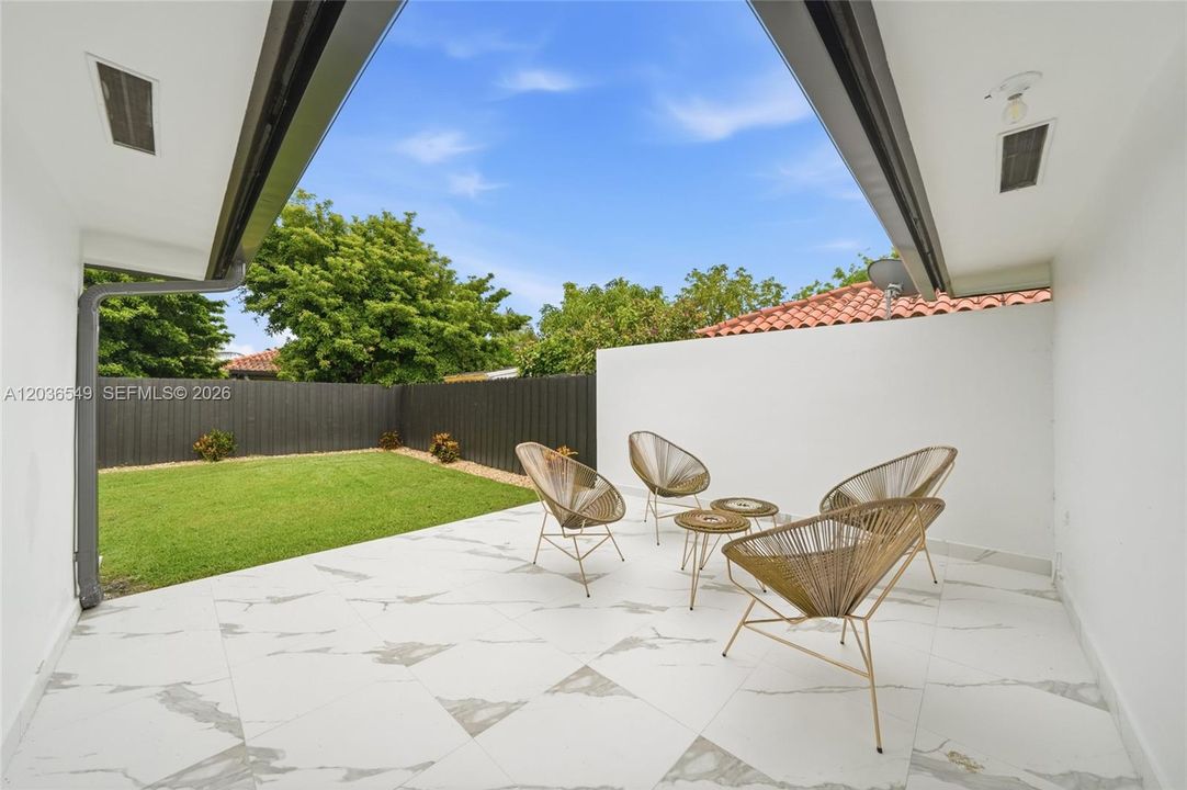 For Rent: $4,600 (4 beds, 2 baths, 1930 Square Feet)