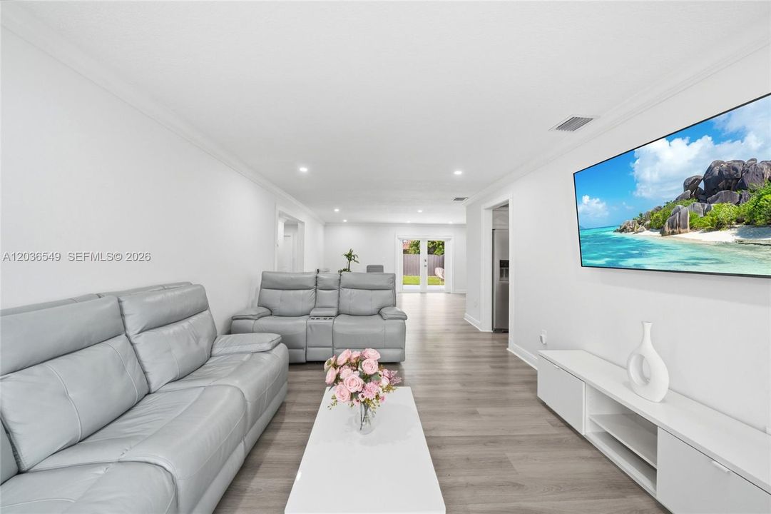 For Rent: $4,600 (4 beds, 2 baths, 1930 Square Feet)