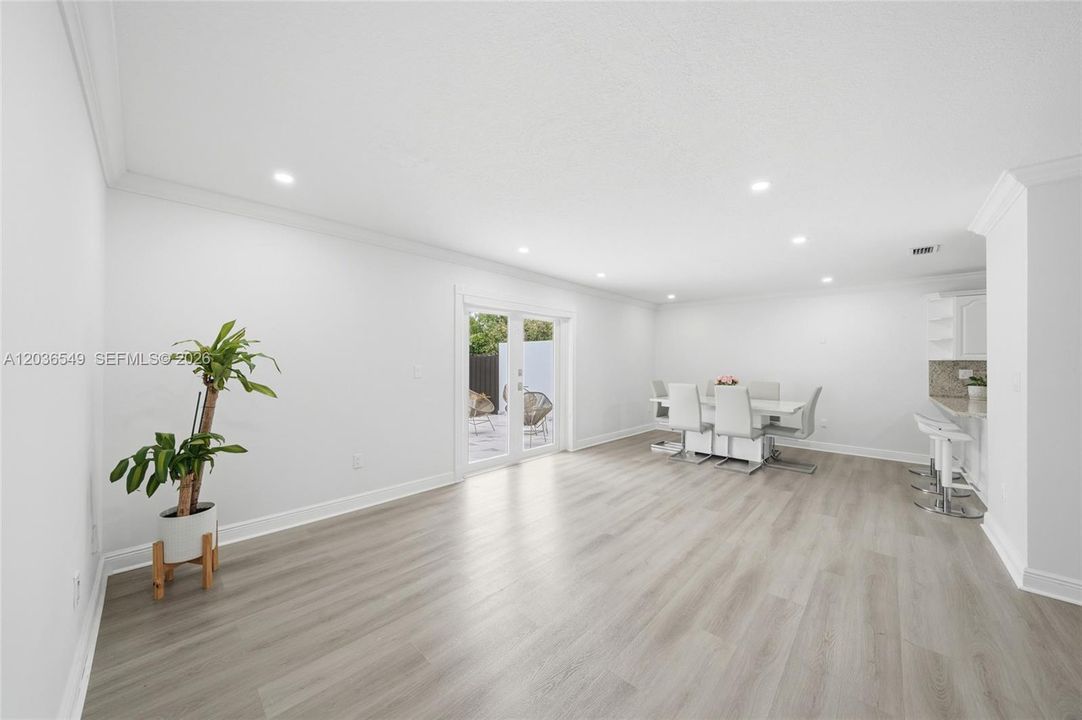 For Rent: $4,600 (4 beds, 2 baths, 1930 Square Feet)