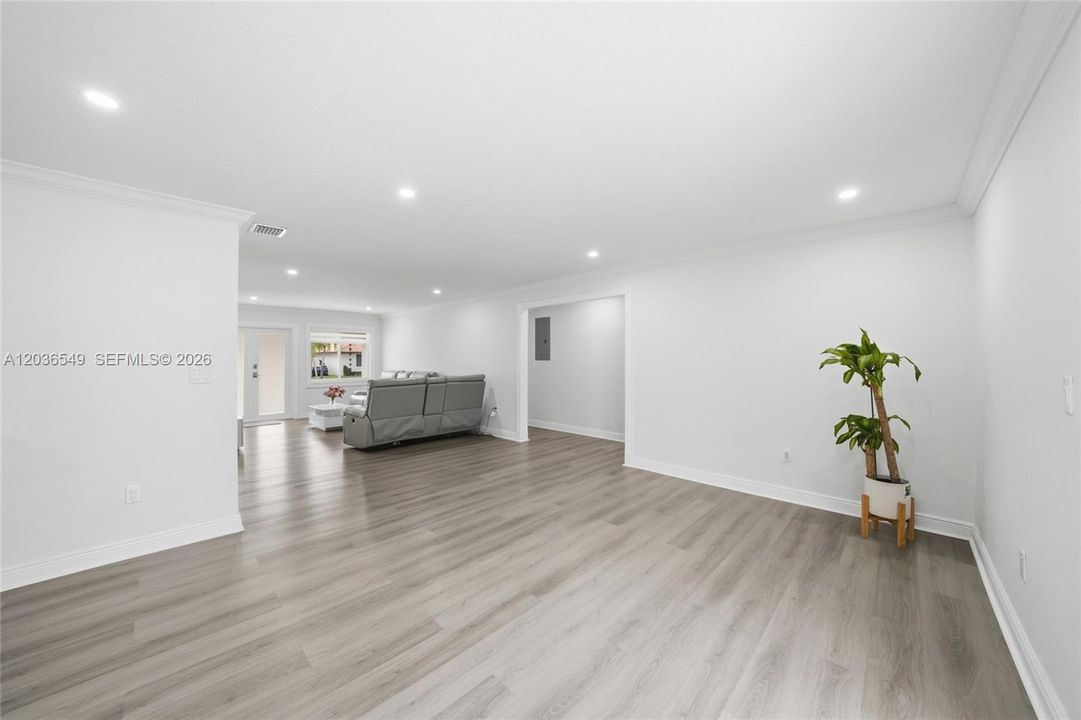 For Rent: $4,600 (4 beds, 2 baths, 1930 Square Feet)