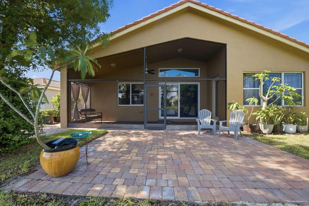 # 60 Newport Isles foto Pavered Patio