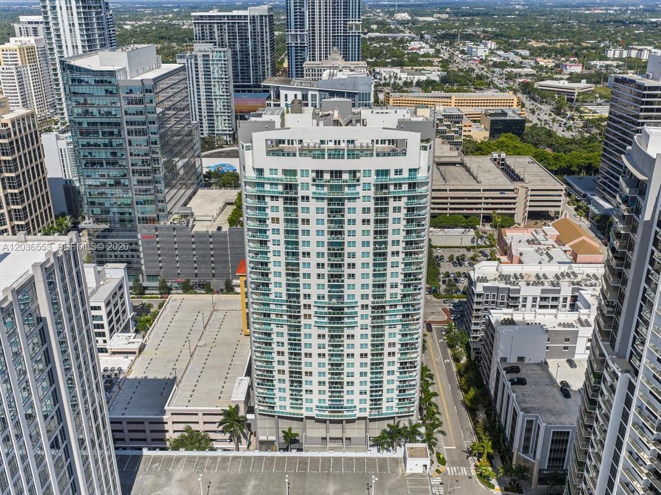 For Sale: $399,999 (1 beds, 1 baths, 847 Square Feet)