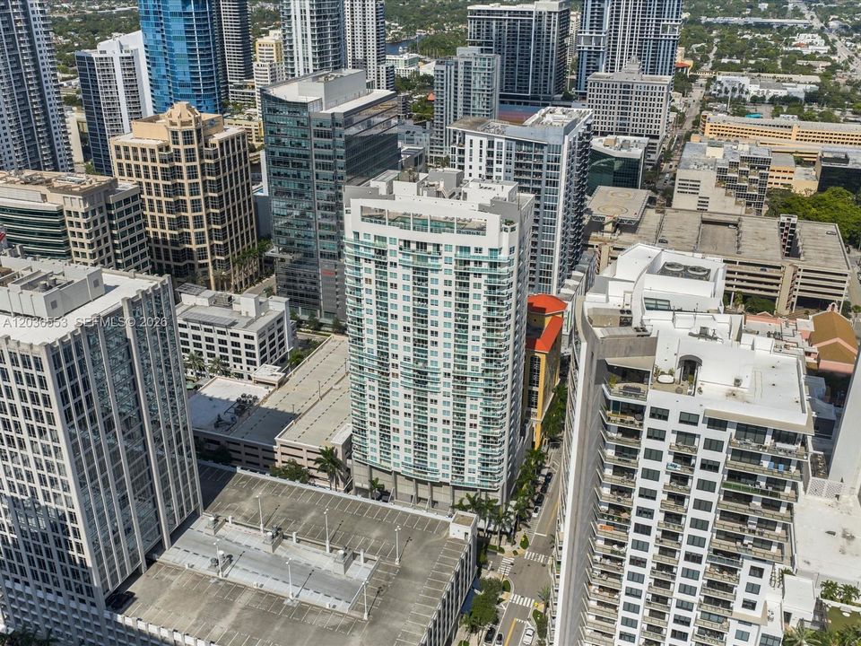 For Sale: $399,999 (1 beds, 1 baths, 847 Square Feet)