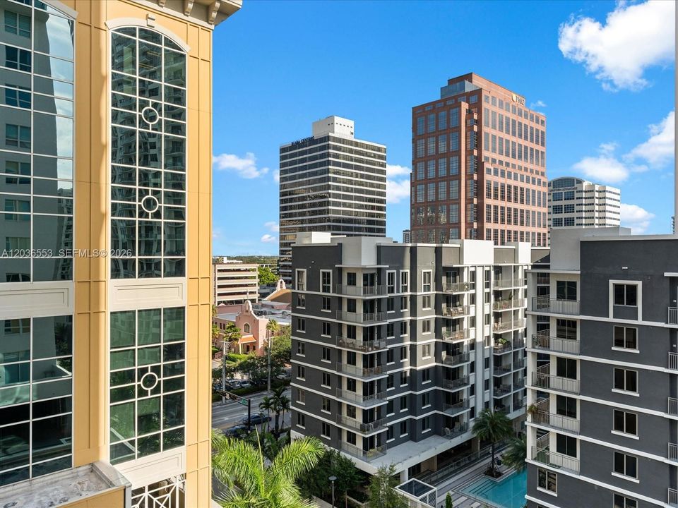 For Sale: $399,999 (1 beds, 1 baths, 847 Square Feet)