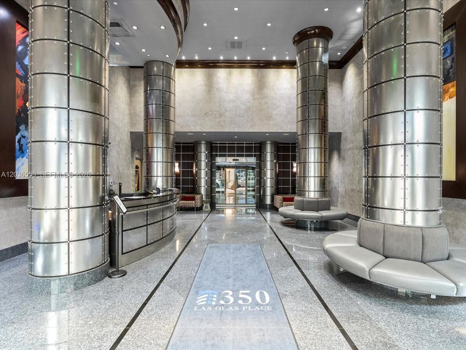 For Sale: $399,999 (1 beds, 1 baths, 847 Square Feet)
