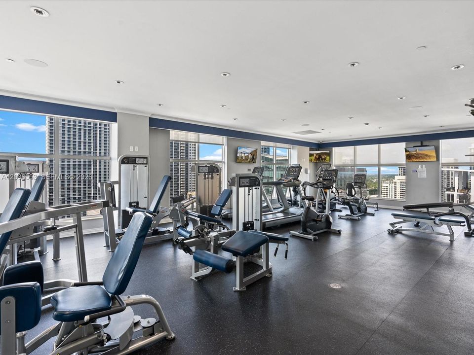 For Sale: $399,999 (1 beds, 1 baths, 847 Square Feet)