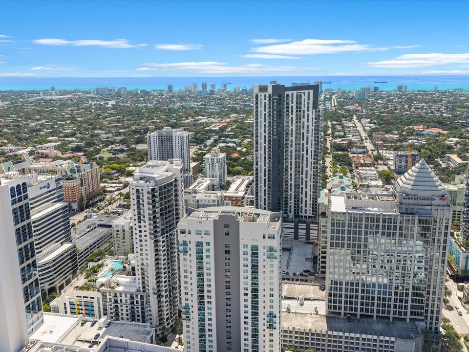 For Sale: $399,999 (1 beds, 1 baths, 847 Square Feet)