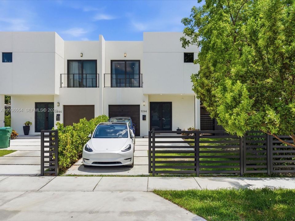 На продажу: $1,430,000 (3 спален, 2 ванн, 2677 Квадратных фут)