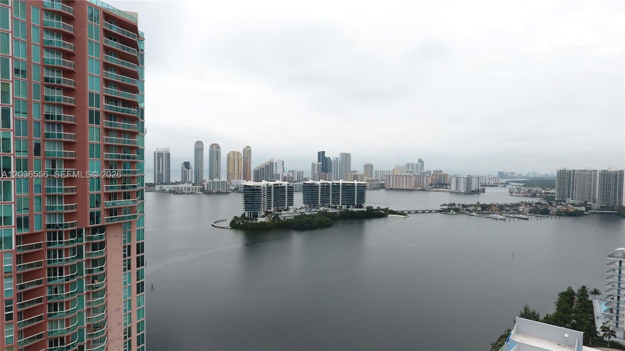 待售: $785,000 (2 贝兹, 2 浴室, 2020 平方英尺)