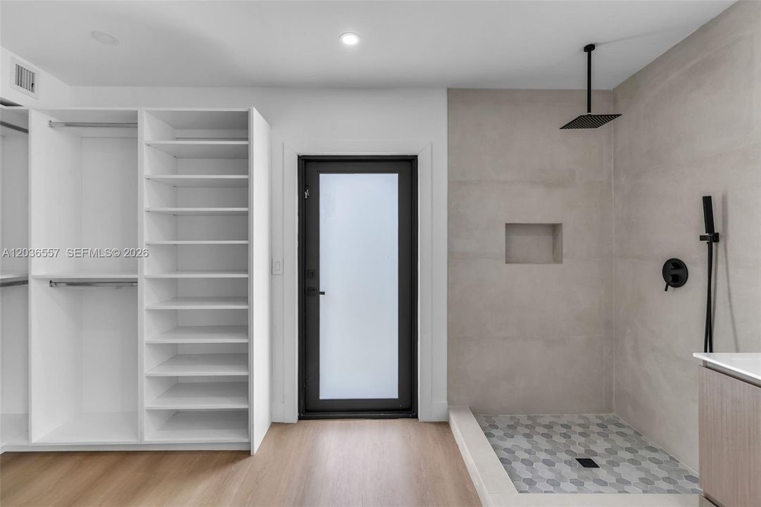 На продажу: $819,999 (3 спален, 3 ванн, 1637 Квадратных фут)