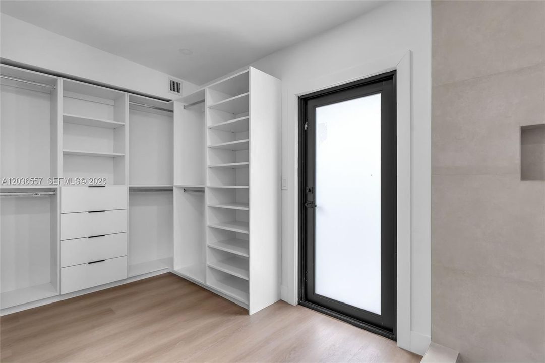 На продажу: $819,999 (3 спален, 3 ванн, 1637 Квадратных фут)