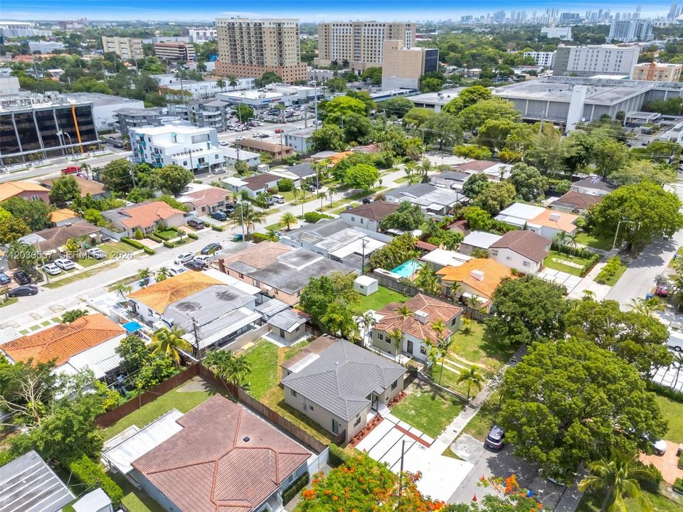 На продажу: $819,999 (3 спален, 3 ванн, 1637 Квадратных фут)