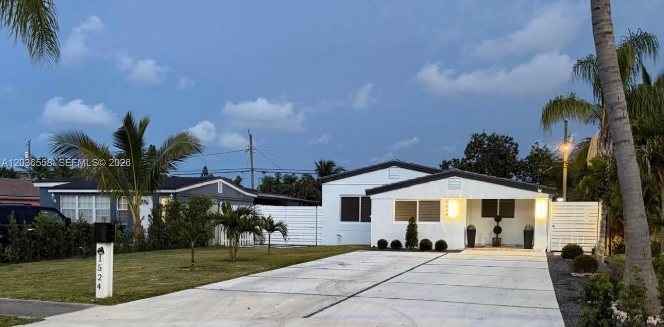 For Sale: $649,000 (3 beds, 2 baths, 1144 Square Feet)