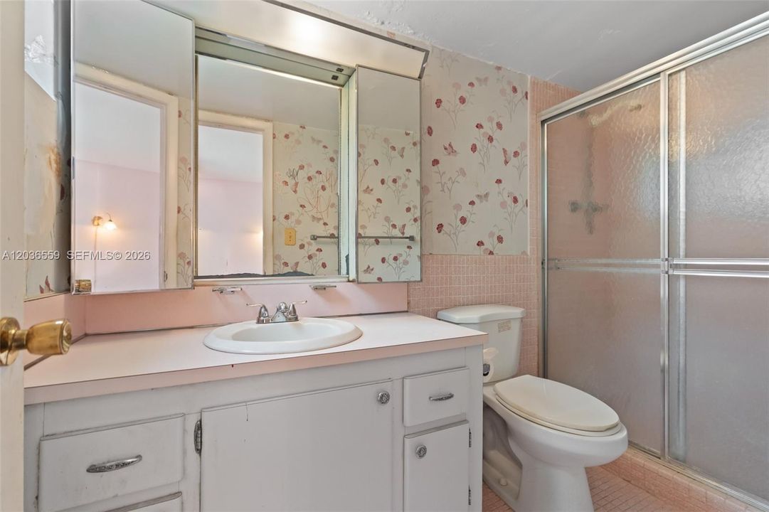 На продажу: $189,000 (2 спален, 2 ванн, 1156 Квадратных фут)