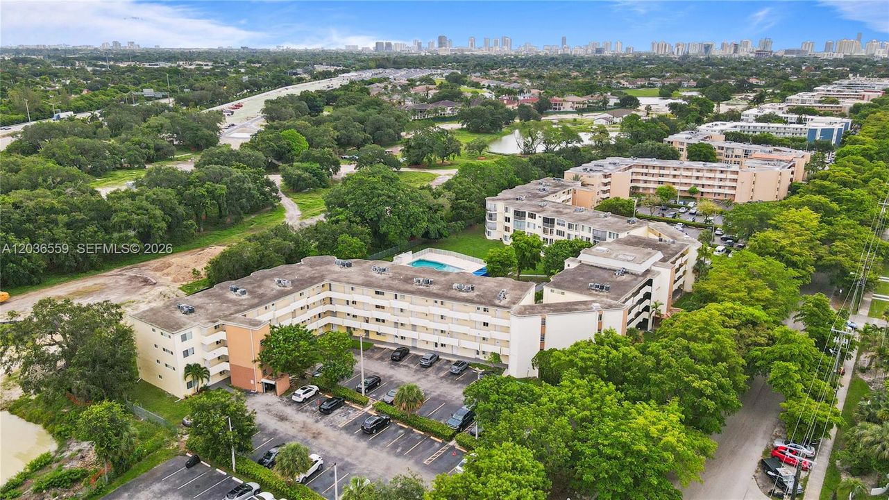 На продажу: $189,000 (2 спален, 2 ванн, 1156 Квадратных фут)