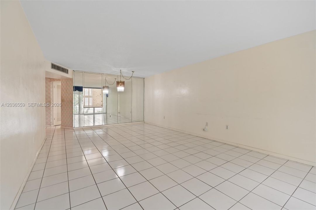 На продажу: $189,000 (2 спален, 2 ванн, 1156 Квадратных фут)
