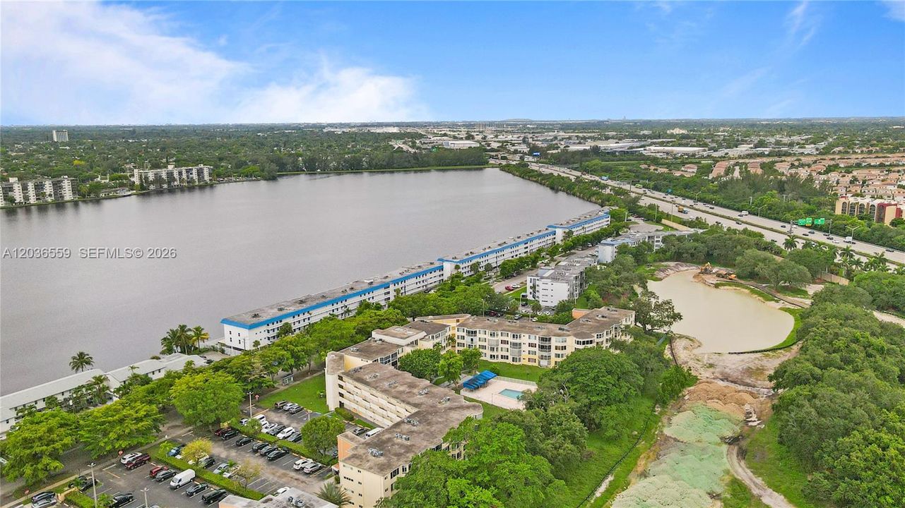 На продажу: $189,000 (2 спален, 2 ванн, 1156 Квадратных фут)
