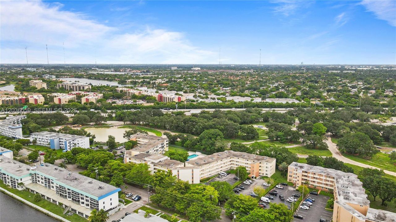 На продажу: $189,000 (2 спален, 2 ванн, 1156 Квадратных фут)