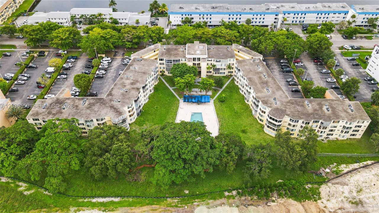 На продажу: $189,000 (2 спален, 2 ванн, 1156 Квадратных фут)