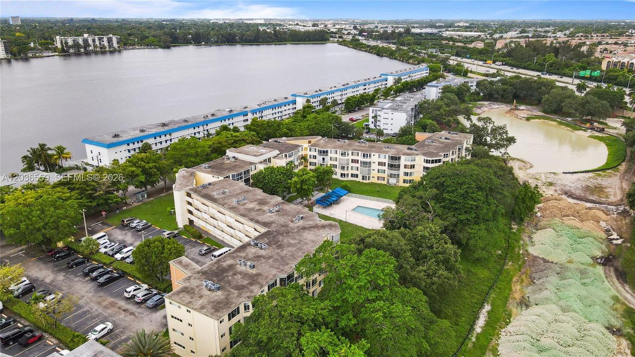 На продажу: $189,000 (2 спален, 2 ванн, 1156 Квадратных фут)