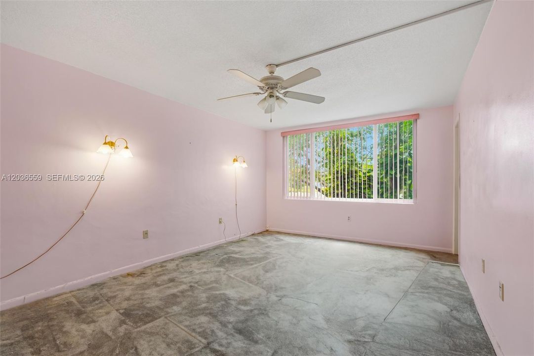 На продажу: $189,000 (2 спален, 2 ванн, 1156 Квадратных фут)