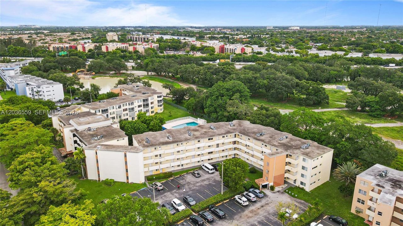 На продажу: $189,000 (2 спален, 2 ванн, 1156 Квадратных фут)