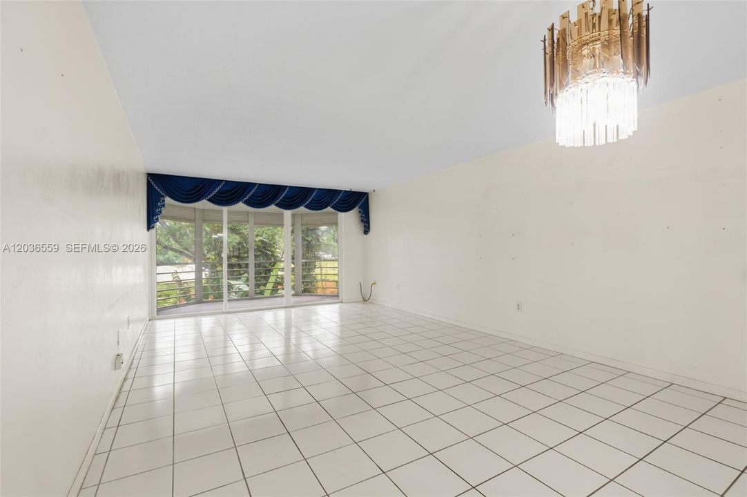 На продажу: $189,000 (2 спален, 2 ванн, 1156 Квадратных фут)