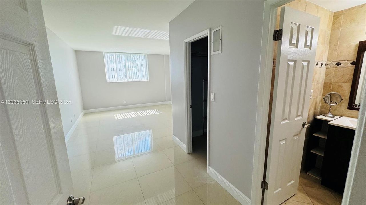En Renta: $2,450 (1 camas, 1 baños, 1000 Pies cuadrados)
