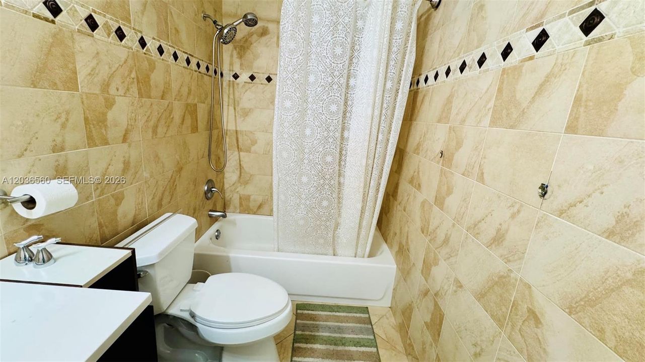 En Renta: $2,450 (1 camas, 1 baños, 1000 Pies cuadrados)