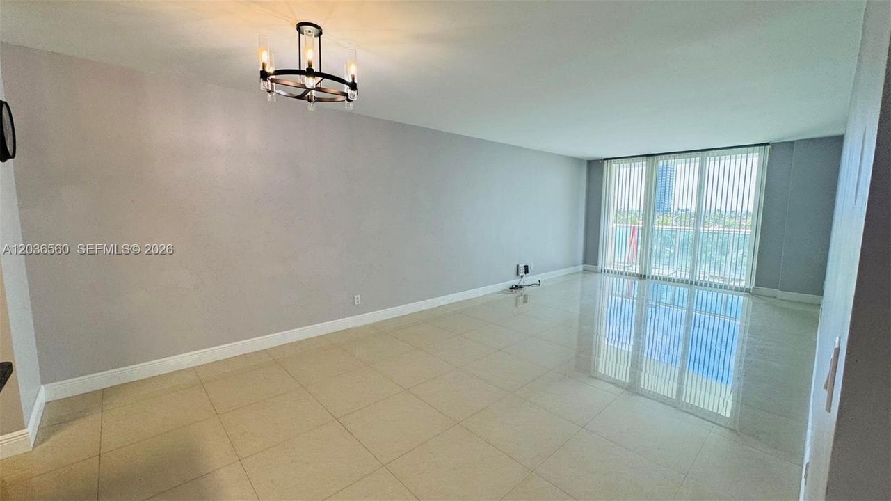 En Renta: $2,450 (1 camas, 1 baños, 1000 Pies cuadrados)