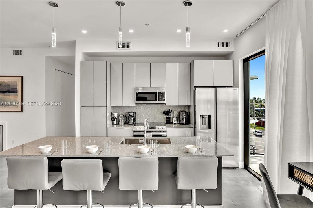 For Rent: $5,100 (3 beds, 3 baths, 1707 Square Feet)