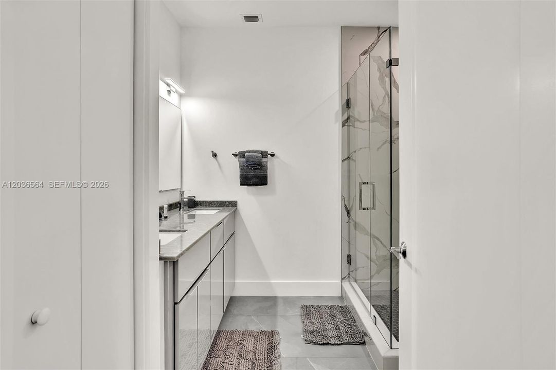 For Rent: $5,100 (3 beds, 3 baths, 1707 Square Feet)