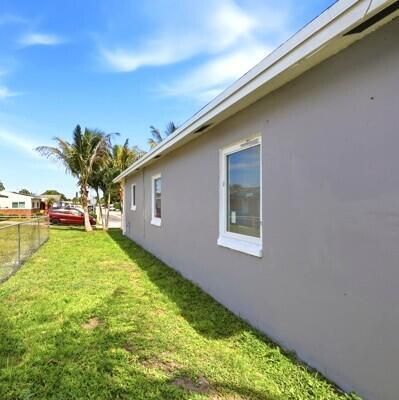 2302 side yard