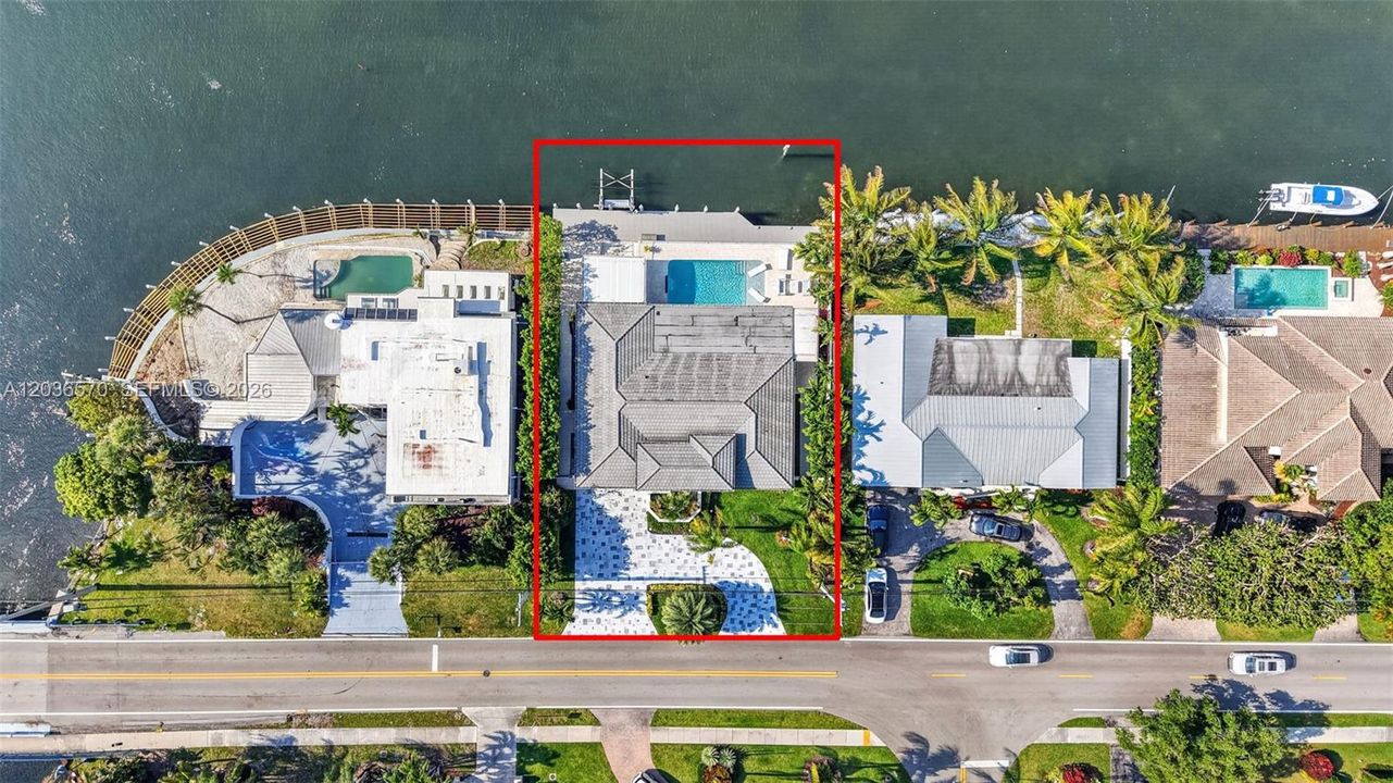 На продажу: $2,995,000 (3 спален, 2 ванн, 2458 Квадратных фут)