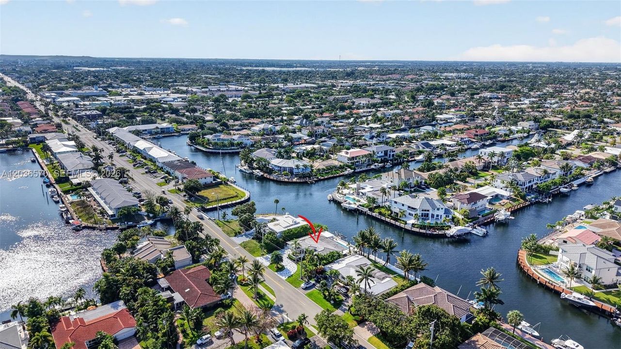 На продажу: $2,995,000 (3 спален, 2 ванн, 2458 Квадратных фут)