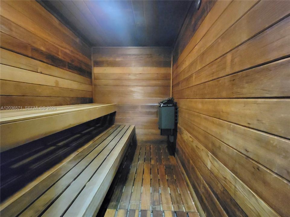 В аренду: $2,300 (1 спален, 1 ванн, 896 Квадратных фут)