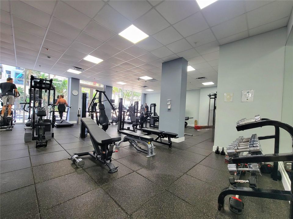 В аренду: $2,300 (1 спален, 1 ванн, 896 Квадратных фут)