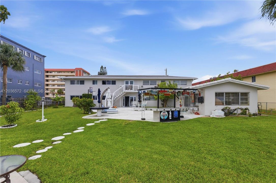 For Sale: $380,000 (2 beds, 2 baths, 1550 Square Feet)