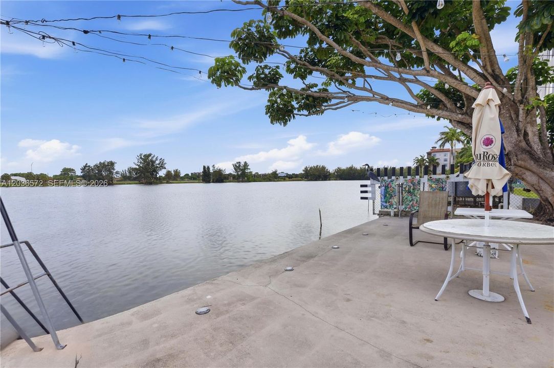 For Sale: $380,000 (2 beds, 2 baths, 1550 Square Feet)