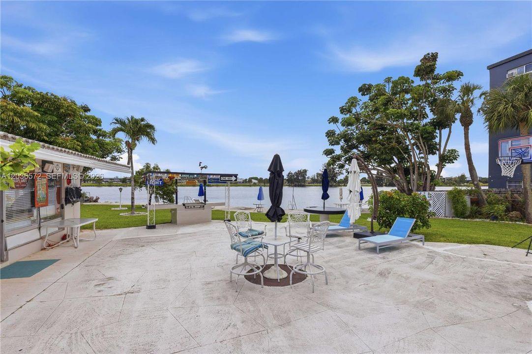 For Sale: $380,000 (2 beds, 2 baths, 1550 Square Feet)