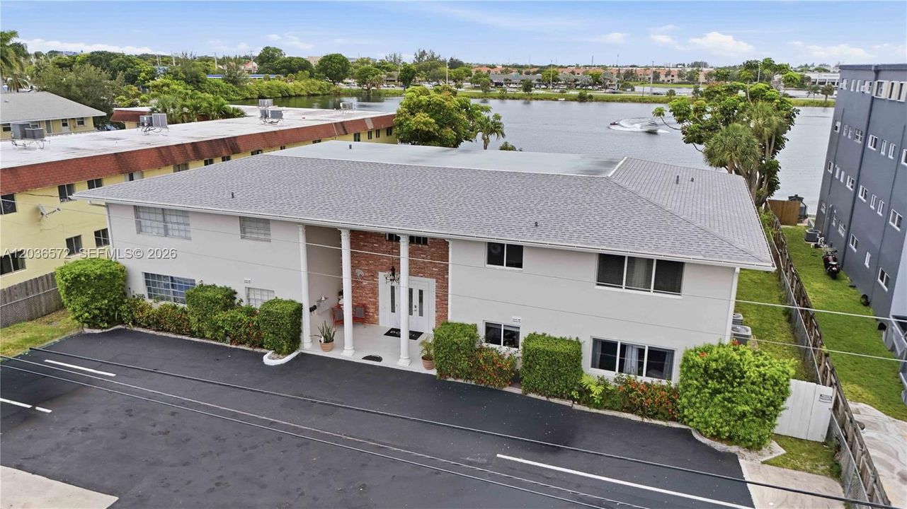 For Sale: $380,000 (2 beds, 2 baths, 1550 Square Feet)