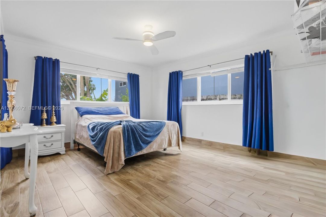 For Sale: $380,000 (2 beds, 2 baths, 1550 Square Feet)