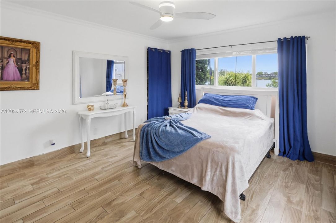 For Sale: $380,000 (2 beds, 2 baths, 1550 Square Feet)