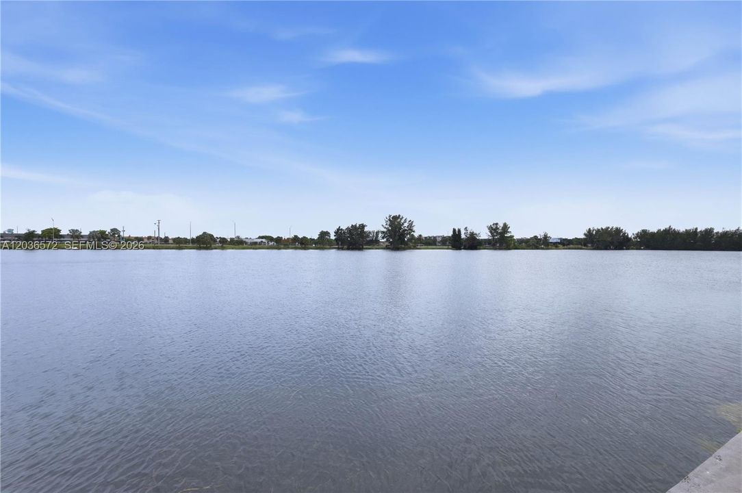 For Sale: $380,000 (2 beds, 2 baths, 1550 Square Feet)