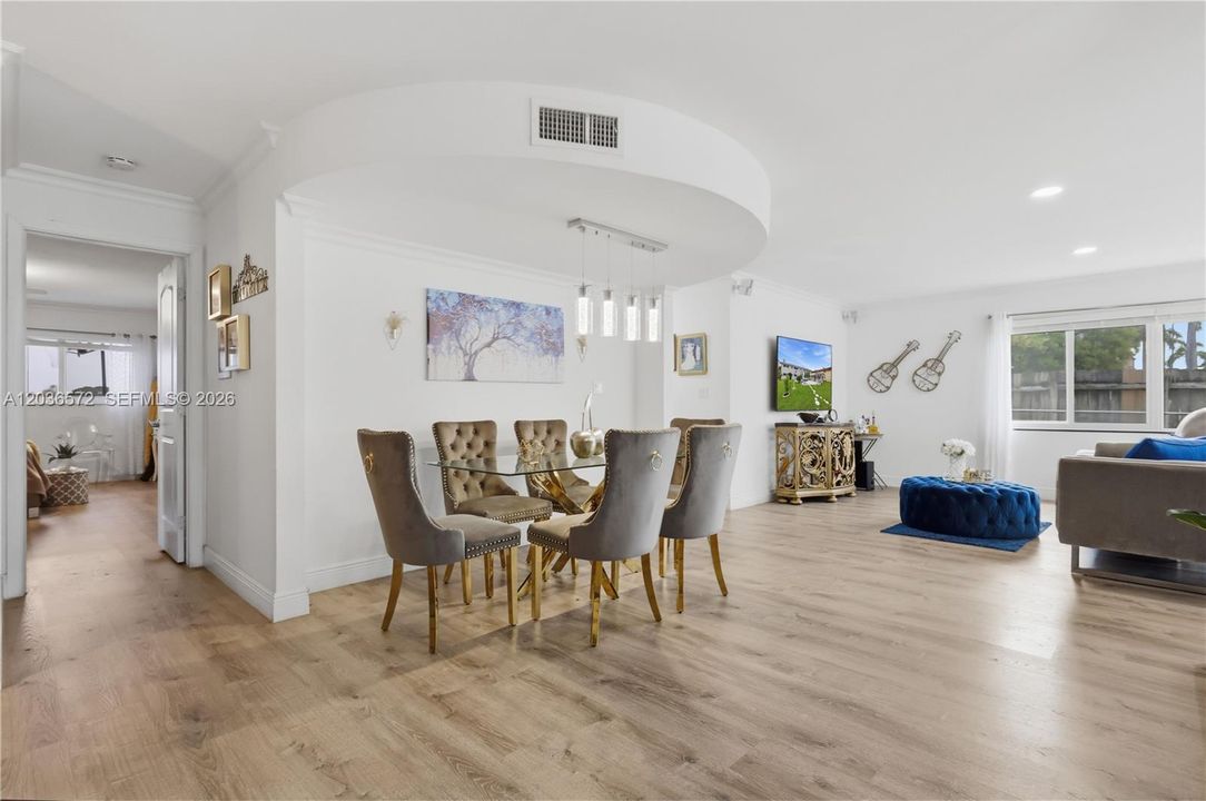 For Sale: $380,000 (2 beds, 2 baths, 1550 Square Feet)