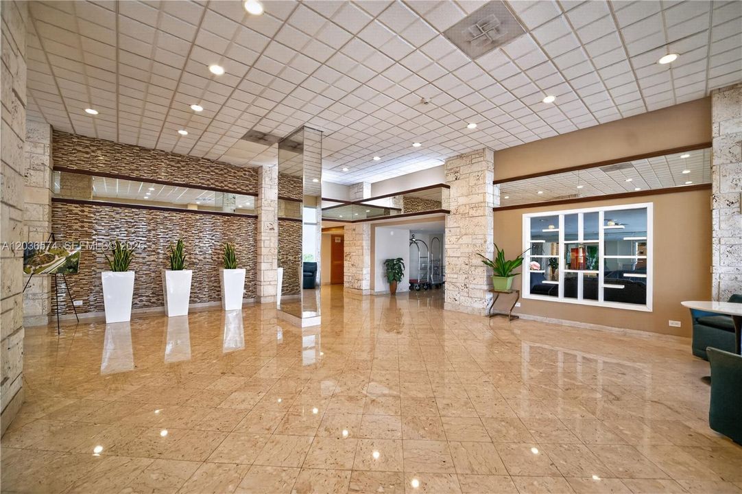 На продажу: $729,950 (2 спален, 2 ванн, 1856 Квадратных фут)