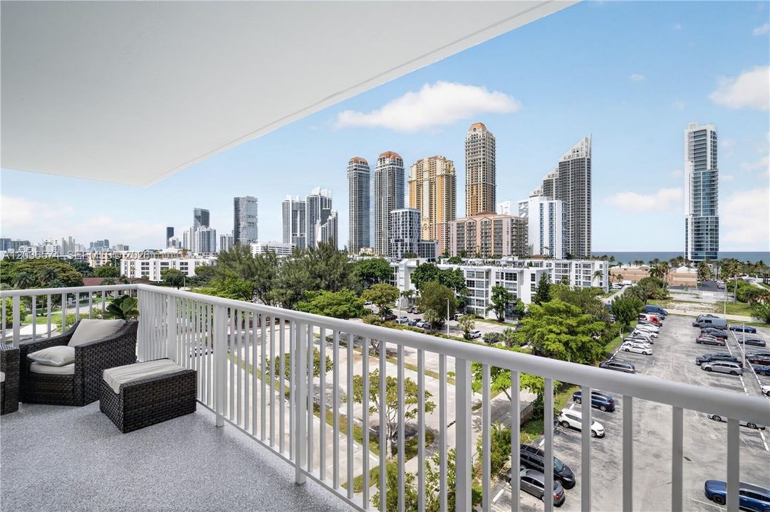 На продажу: $729,950 (2 спален, 2 ванн, 1856 Квадратных фут)