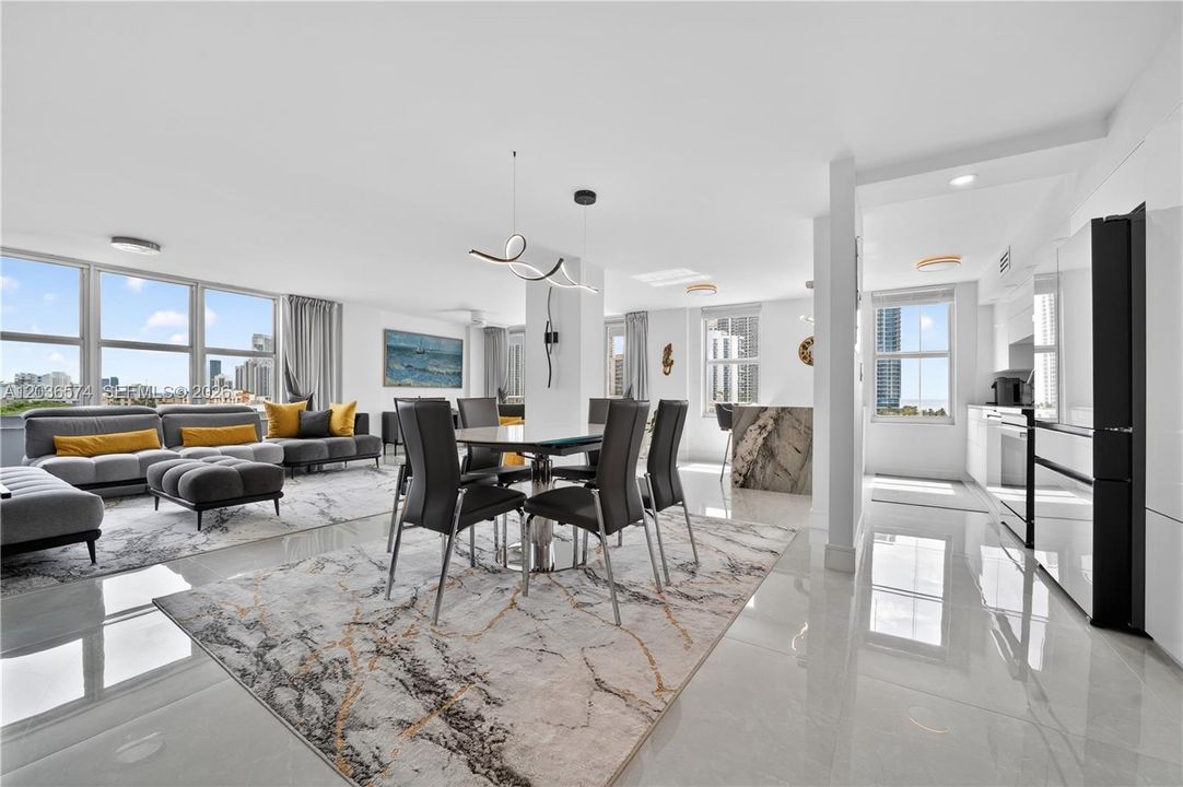 На продажу: $729,950 (2 спален, 2 ванн, 1856 Квадратных фут)