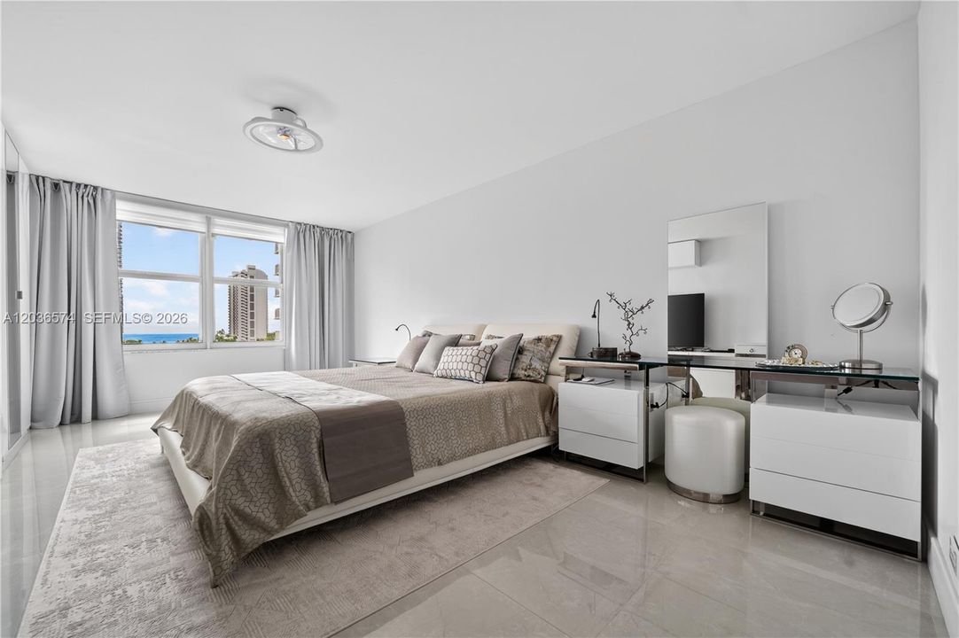На продажу: $729,950 (2 спален, 2 ванн, 1856 Квадратных фут)
